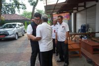 Datangi Kades Gabru, Mas Dhito Selesaikan Persoalan Penutupan Akses Warga