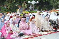Shalat Id di Taman Surya, Wali Kota Eri Cahyadi: Waktunya Kita Bangkit Menciptakan Kesejahteraan di Surabaya!