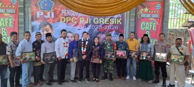 Ketua Umum Persatuan Jurnalis Indonesia lantik Pengurus DPC PJI Kabupaten Gresik