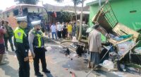 Satlantas Polres Malang Olah TKP Pasca Kecelakaan di Klampok Singosari