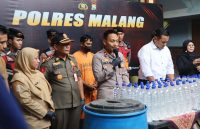Ungkap Kasus Produksi Miras Ilegal, Polres Malang Amankan Dua Pelaku