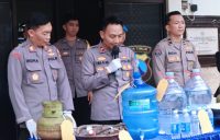 Polres Malang Bekuk Seorang Kakek Produsen Miras Ilegal