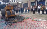 Polres Jombang Musnahkan Barang Bukti Miras Sebanyak 4.500 Botol Berbagai Merek dan Jenis