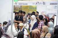 Ribuan Pengunjung Serbu UJEE 2024, Calon Mahasiswa Baru dari Luar Jawa Berdatangan ke UPN Veteran Jatim