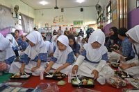Upaya Pemenuhan Gizi Anak, Pemkot Surabaya Gencarkan Safari Gemar Makan Ikan ke Sekolah Dasar