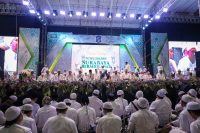 Surabaya Bersholawat bersama Habib Syech Berkumandang di Halaman Gelora Bung Tomo