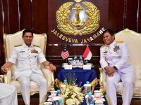 Kepala Staf Angkatan Laut Laksamana TNI Muhammad Ali,SE,M,M,M,Tr,Opsla, Menerima Courtesy Call Panglima Tentera Laut Diraja Malaysia
