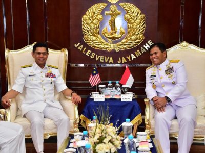 Kepala Staf Angkatan Laut Laksamana TNI Muhammad Ali,SE,M,M,M,Tr,Opsla, Menerima Courtesy Call Panglima Tentera Laut Diraja Malaysia 