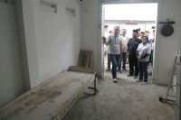 Cek Pemasangan 58 Titik PJU di Tanjung Perak, Wali Kota Eri: Warga Harus Dapat Penerangan