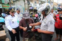 Dishub Surabaya Tindak Tegas Jukir Liar di Kota Lama, Lima Orang Disanksi Tipiring