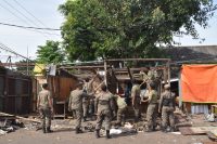 Satpol PP Siapkan Personel Pengamanan Pasca Penertiban PKL di Pasar Loak Dupak Rukun Surabaya