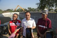 Sidak Beberapa Proyek Saluran Air, Wali Kota Eri Targetkan Banjir Teratasi Akhir Tahun 2024