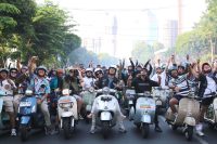 Sunmori Bersama Ribuan Pecinta Vespa, Wali Kota Eri Cahyadi Kenalkan Wisata Kota Lama
