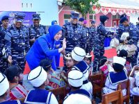 Kepala Staf Angkatan Laut Laksamana TNI Dr. Muhammad Ali,SE,M,M,M,Tr,, Opsla,, Didampingi Ketua Umum Jalasenastri Ny. Fera Muhammad Ali Dalam Kunjungan Kerja Di Wilayah Kerja Lantamal VII Kupang