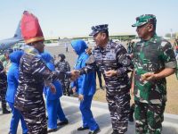 Kepala Staf Angkatan Laut Laksamana TNI Dr.Muhammad Ali, S.E., M.M., M.Tr.Opsla., Didampingi Ketua Umum Jalasenastri Ny. Fera Muhammad Ali Melaksanakan Kunjungan Kerja Ke Lantamal VI Makassar