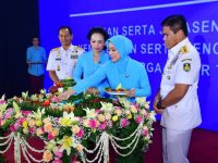 Kepala Staf Angkatan Laut Laksamana TNI Dr. Muhammad Ali,SE,M,M,M,Tr,Opsla, Didampingi Ketua Umum Jalasenastri Ny. Fera Muhammad Ali Menghadiri Secara Langsung Peringatan Hari Ulang Tahun Ke-78 Jalasenastri Tahun 2024