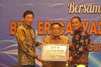 Program 1 Keluarga 1 Sarjana Dimulai, Pengusaha Surabaya Jadi Orang Tua Asuh!