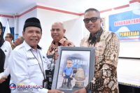 Perumda Tirta Kanjuruhan Beri Penghargaan Pegawai Purna Tugas Serta Kenaikan Pangkat Periode II 2024