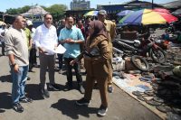 Wali Kota Eri Tata Pasar Loak Dupak Jadi Icon Kota Surabaya 