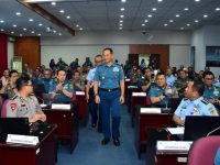 Wakasal Mewakili Kepala Staf Angkatan Laut (Kasal) Laksamana TNI Dr. Muhammad Ali,SE,M,M,M,Tr,Opsla, Memberikan Pembekalan Kepada Peserta PPRA LXVII Lemhannas RI Tahun 2024