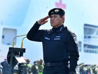 Kepala Staf TNI Angkatan Laut (Kasal) Laksamana TNI Dr. Muhammad Ali,SE,M,M,M,Tr,Opsla, Saat Memimpin Upacara Peringatan Hari Ulang Tahun (HUT) Ke-65 Hiu Kencana Pada Tahun 2024 Yang Dilaksanakan Di depan Monumen Candrasa, Koarmada II Surabaya