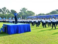 Kepala Staf Angkatan Laut Laksamana TNI Dr. Muhammad Ali,SE,M,M,M,Tr,Opsla, Mengajak Seluruh Personel TNI AL Di Lingkungan Mabesal Olahraga Bersama
