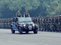 Kepala Staf Angkatan Laut Laksamana TNI Dr. Muhammad Ali, S.E., M.M., M.Tr.Opsla.,Memimpin Apel Kesiapan Pasukan TNI AL Dalam Rangka Upacara HUT TNI Ke-79 Pada Tanggal 5 Oktober 2024 Bertempat Di Bumi Marinir Cilandak