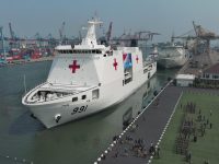 Pangkoarmada RI Mewakili Kepala Staf Angkatan Laut Laksamana TNI Dr. Muhammad Ali, SE,M ,M,M, Tr, Opsla, Melepas Secara Resmi Keberangkatan Kapal Rumah Sakit KRI dr. Wahidin Sudirohusodo-991 Bersama Kementerian Pertahanan RI