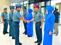 Kepala Staf Angkatan Laut Laksamana TNI Dr. Muhammad Ali,SE, M,M,M,Tr,Opsla, Menerima Kenaikkan Pangkat Tiga Pati TNI AL Dan Lepas Pati Purna Tugas