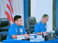 Kepala Staf Angkatan Laut Laksamana TNI Dr. Muhammad Ali,SE,M,.M,,M,Tr,Opsla, Di Dampingi Wakasal Menerima Paparan Kesiapan Jelang Peringatan Hari Armada RI Tahun 2024 Yang Mengangkat Tema “Dengan semangat Jalesveva Jayamahe