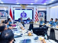 Kepala Staf Angkatan Laut Laksamana TNI Dr. Muhammad Ali,SE,M,M,M,Tr, Opsla, Memberi Pengarahan Kepada Para Atase Pertahanan RI Dan Atase Matra TNI AL Periode 2021-2024