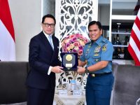 Kepala Staf Angkatan Laut Laksamana TNI Dr. Muhammad Ali,SE,M,.M,M,Tr,Opsla, Menerima Courtesy Call Atau Kunjungan Kehormatan Dari Wakil Menteri Luar Negeri RI Arif Havas Oegroseno