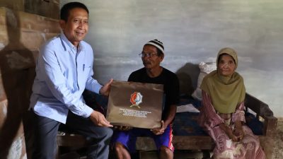 Program KUSUMO, Bupati Bojonegoro Beri Bantuan kepada Masyarakat Rentan