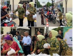 Kejari Bojonegoro Tebar Berkah Ramadhan, Bagi-Bagi Takjil