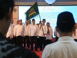 Bupati Mojokerto Al Barra Lantik Pengurus Kadin 