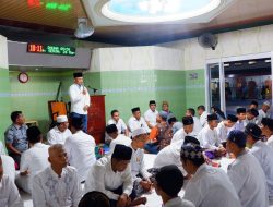 Wujudkan Kebersamaan, Petugas Lapas Jombang dan Warga Binaan Buka Bersama