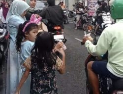 Srikandi Kabarjagad Bagikan Takjil 400 Bungkus kepada Masyarakat