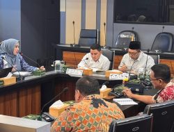 Pastikan Pelayanan Kesehatan yang Optimal dan Merata, Bupati Mojokerto Gelar Monev UHC Prioritas
