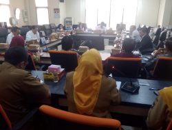 DPRD Surabaya Imbau PLN Pindahkan Tiang Listrik dari Halaman Sekolah