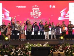 Bupati Jombang Raih Penghargaan TOP Pembina BUMD 2025