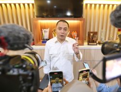 Kasus Dugaan Penahanan Ijazah, Wali Kota Eri Cahyadi Dampingi Karyawan Lapor ke Polisi