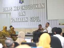 Wali Kota Eri Cahyadi Tegaskan Pelayanan Dispendukcapil Surabaya Harus Transparan dan Bebas Pungli