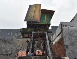 Cegah Perjudian Burung Merpati, Satpol PP Surabaya Tertibkan Bekupon di Petemon