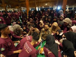 Didampingi Bupati Dhito, Anies Baswedan Sapa Siswa SMA Dharma Wanita Boarding School