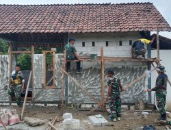 TMMD 0810/Ngajuk Laksanakan Bedah Rumah