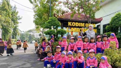 Ratusan Anak TK dan PAUD Kunjungi Makodim Lamongan