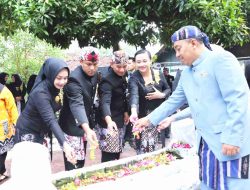 HJL 456, Kapolres Lamongan Ziarah ke Makam Leluhur