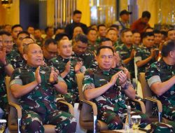 Pangdivif 2 Kostrad Dampingi Panglima TNI Berikan Pengarahan Kepada Babinsa Kodam V/Brawijaya