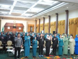 Bergerak Bersama PKK: Ketua TP PKK Bojonegoro Hadiri Acara Pengukuhan dan Peringatan HKG-PKK ke-53 di Surabaya