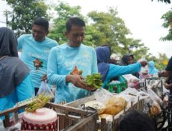 Bupati dan Wakil Bupati Bojonegoro Borong Sayur Mayur Penjual Rengkek
